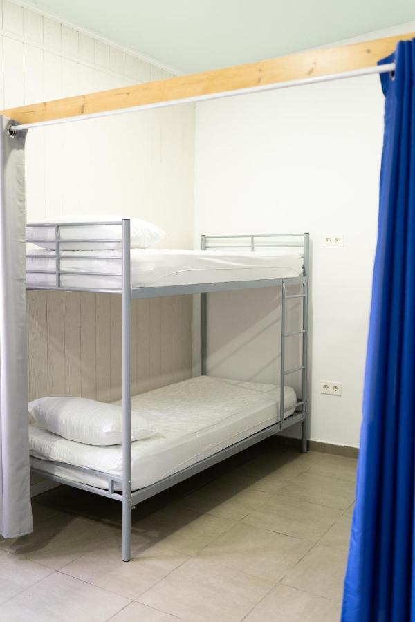 Albergue Barullo - Cubiculos - Literas - Habitaciones Sarria Εξωτερικό φωτογραφία