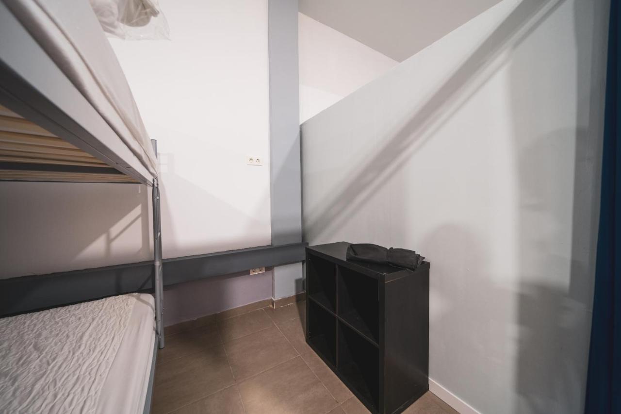 Albergue Barullo - Cubiculos - Literas - Habitaciones Sarria Εξωτερικό φωτογραφία