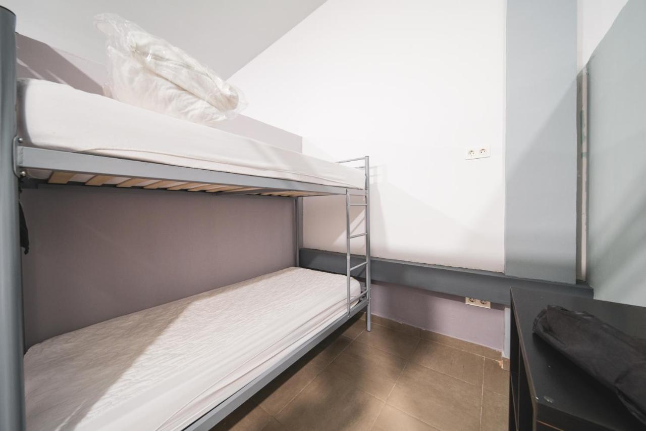 Albergue Barullo - Cubiculos - Literas - Habitaciones Sarria Εξωτερικό φωτογραφία