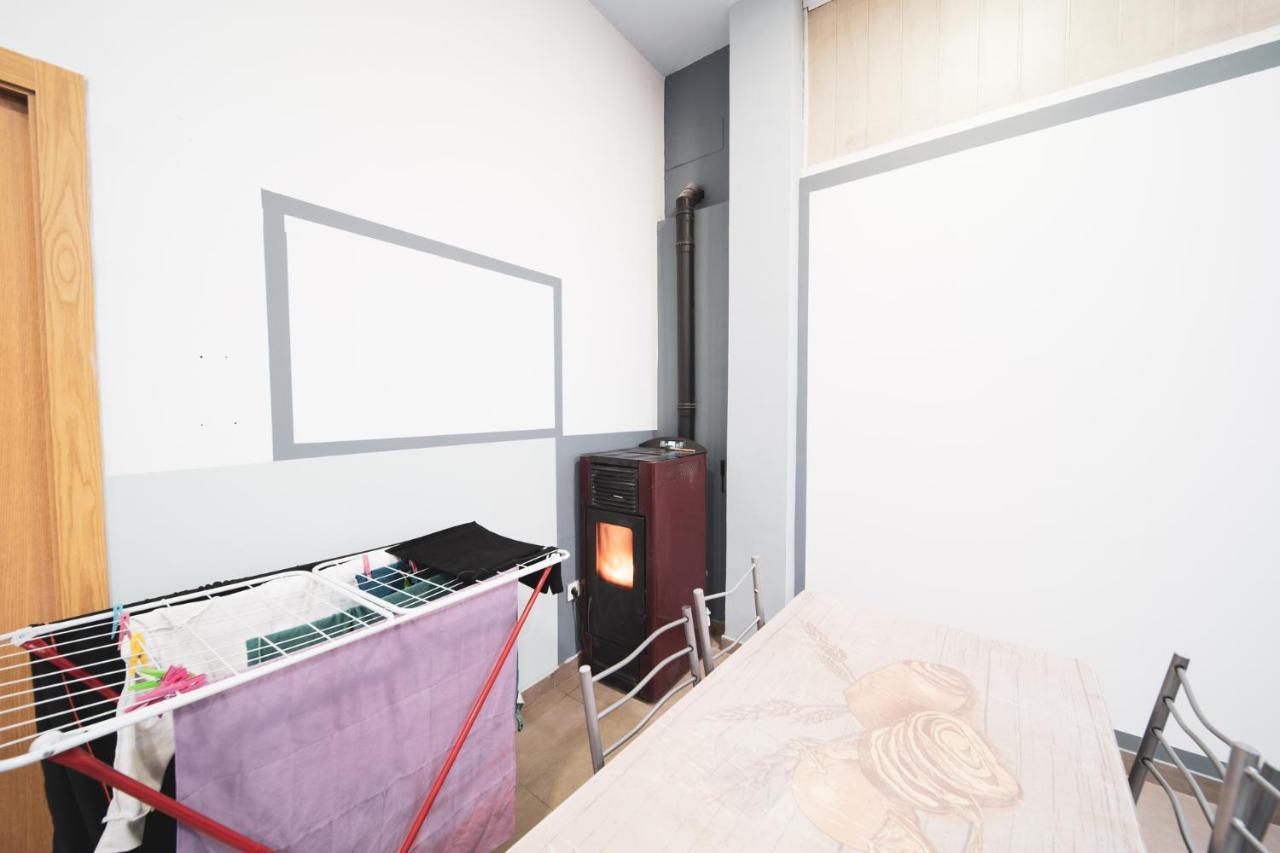 Albergue Barullo - Cubiculos - Literas - Habitaciones Sarria Εξωτερικό φωτογραφία