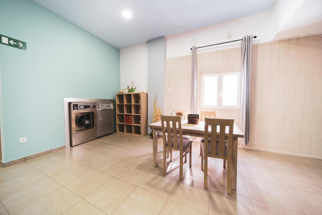 Albergue Barullo - Cubiculos - Literas - Habitaciones Sarria Εξωτερικό φωτογραφία