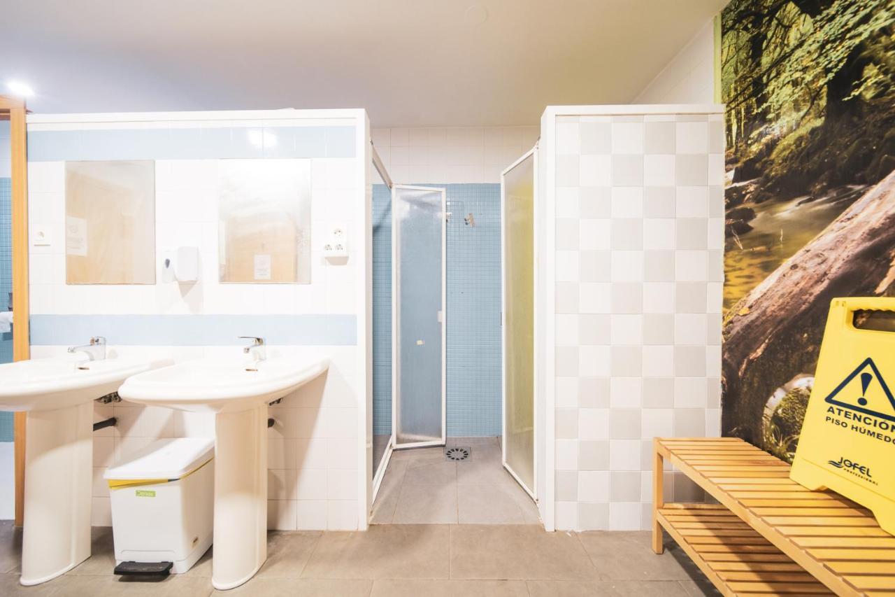 Albergue Barullo - Cubiculos - Literas - Habitaciones Sarria Εξωτερικό φωτογραφία