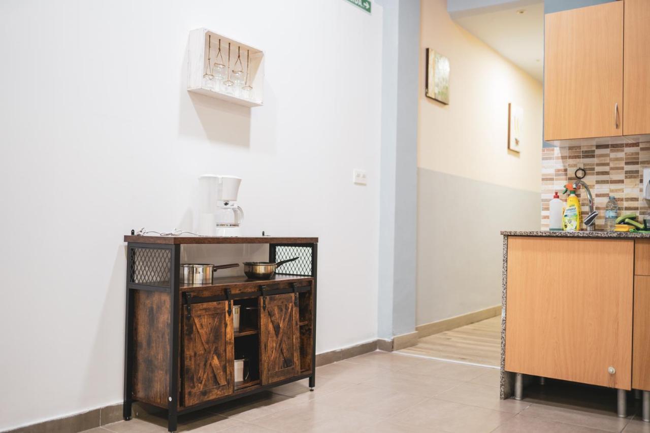 Albergue Barullo - Cubiculos - Literas - Habitaciones Sarria Εξωτερικό φωτογραφία
