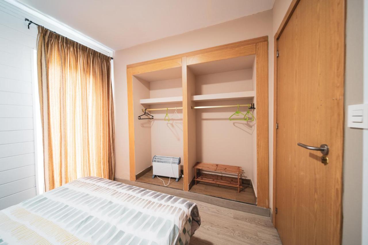 Albergue Barullo - Cubiculos - Literas - Habitaciones Sarria Εξωτερικό φωτογραφία