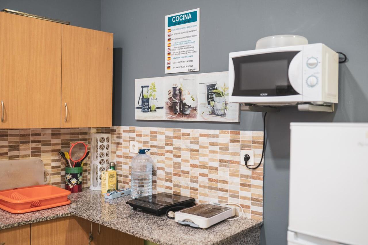 Albergue Barullo - Cubiculos - Literas - Habitaciones Sarria Εξωτερικό φωτογραφία