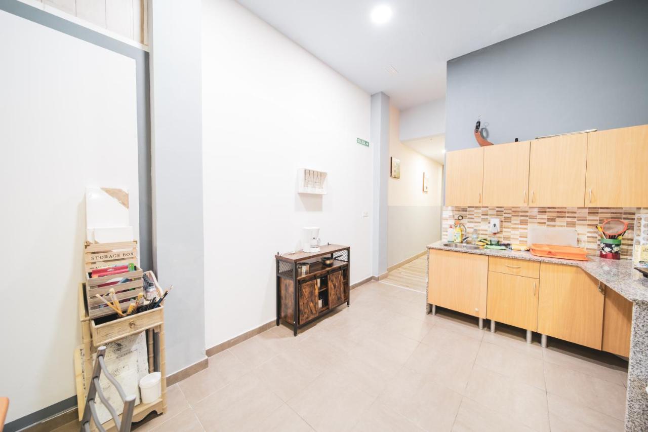 Albergue Barullo - Cubiculos - Literas - Habitaciones Sarria Εξωτερικό φωτογραφία