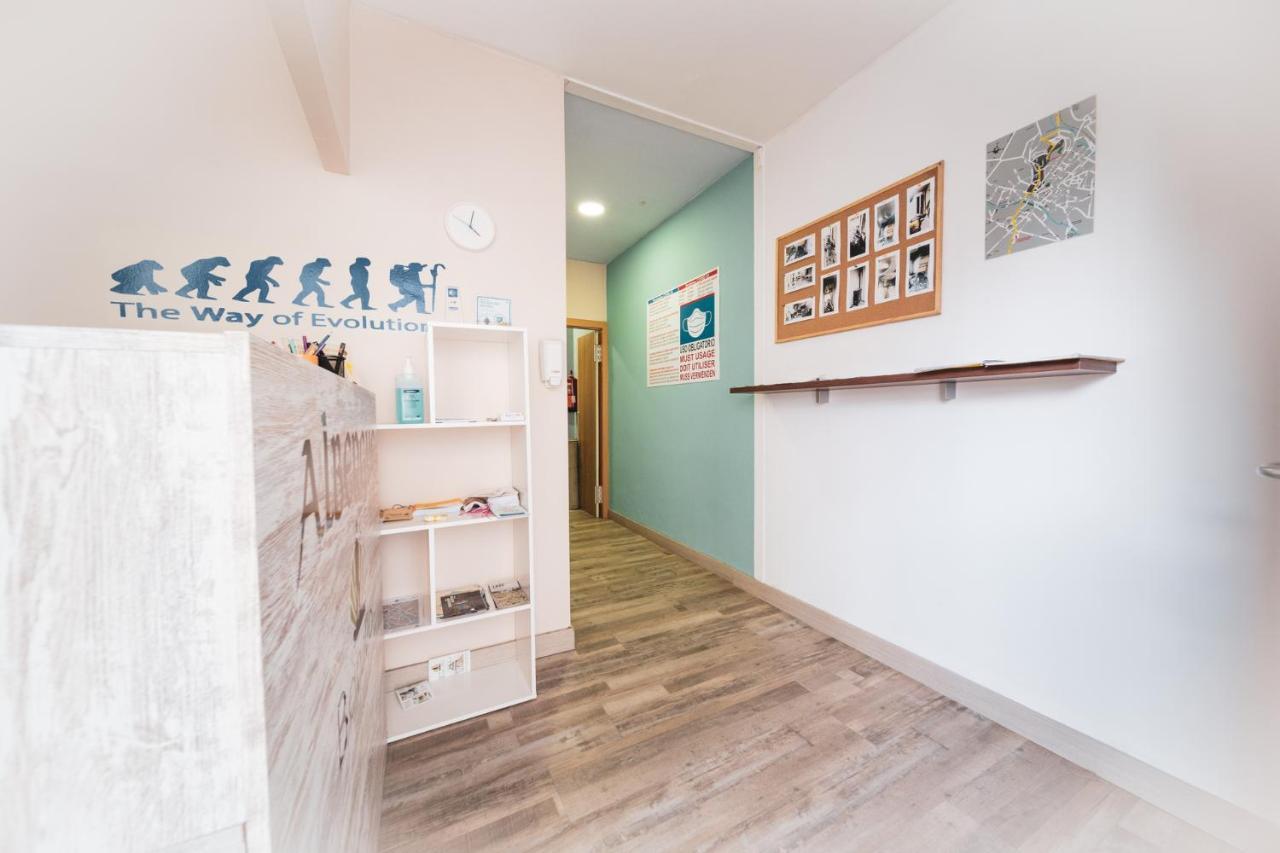 Albergue Barullo - Cubiculos - Literas - Habitaciones Sarria Εξωτερικό φωτογραφία