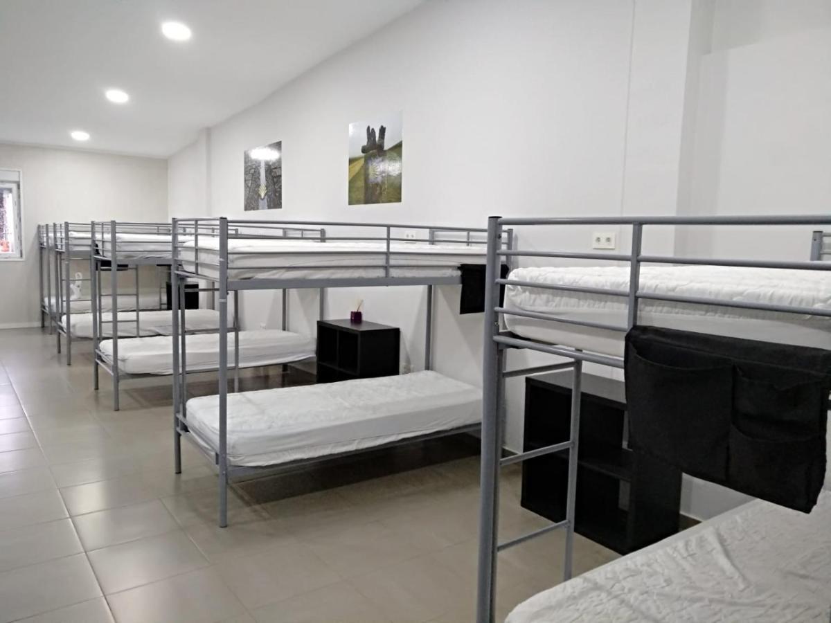 Albergue Barullo - Cubiculos - Literas - Habitaciones Sarria Εξωτερικό φωτογραφία
